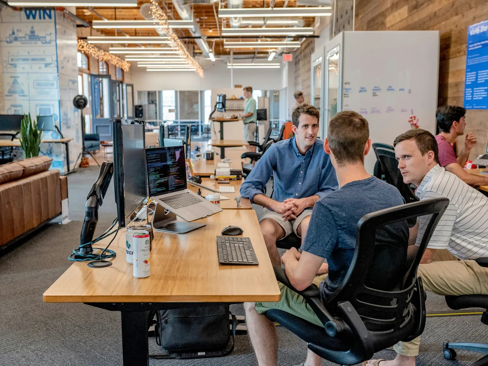 Freelancers vs Agencies for Startups: Which Should You Choose?