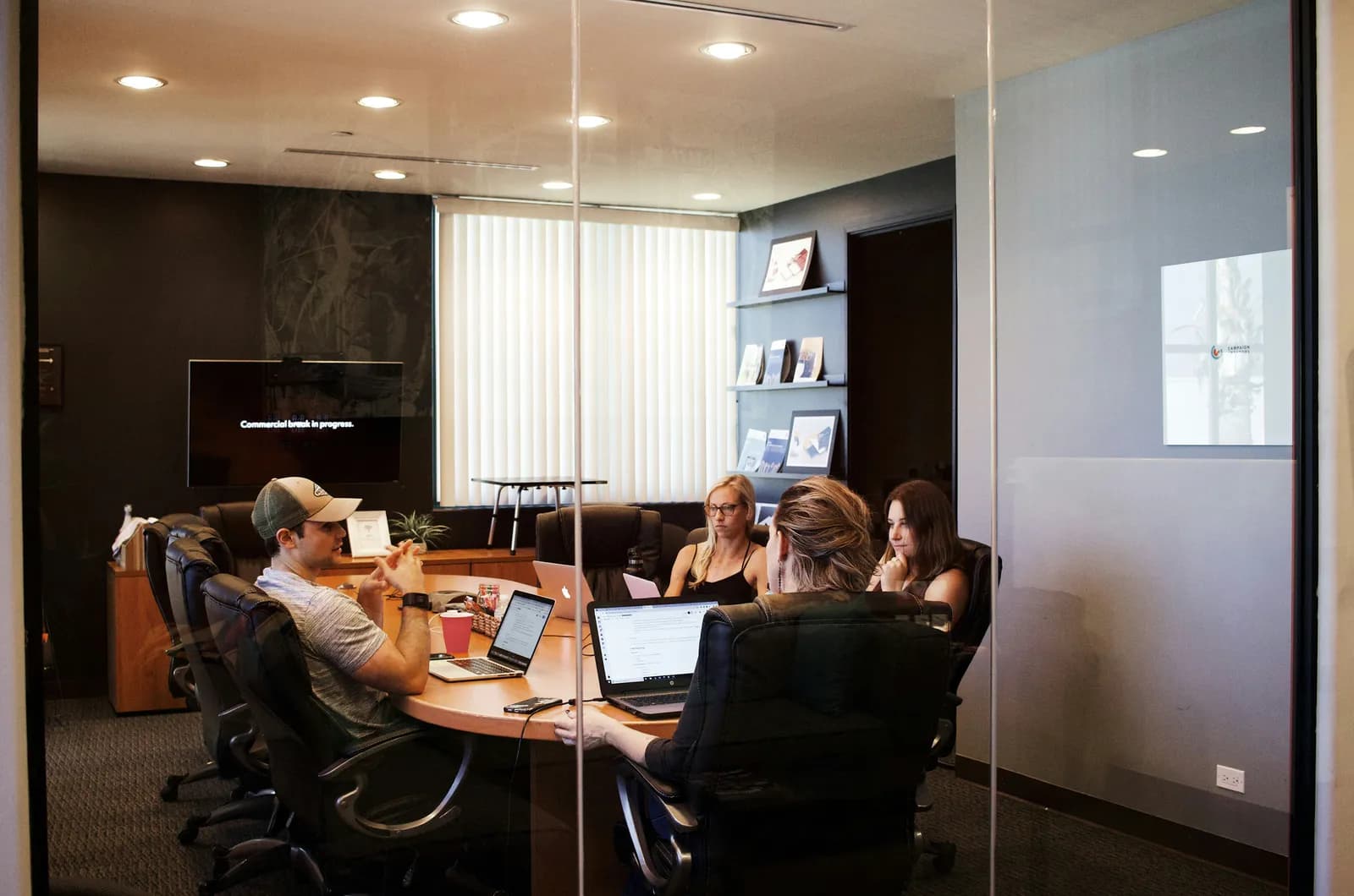 How Startups Can Build a Team With Freelancers in 2026